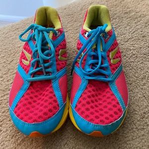 Newton gravity running shoes